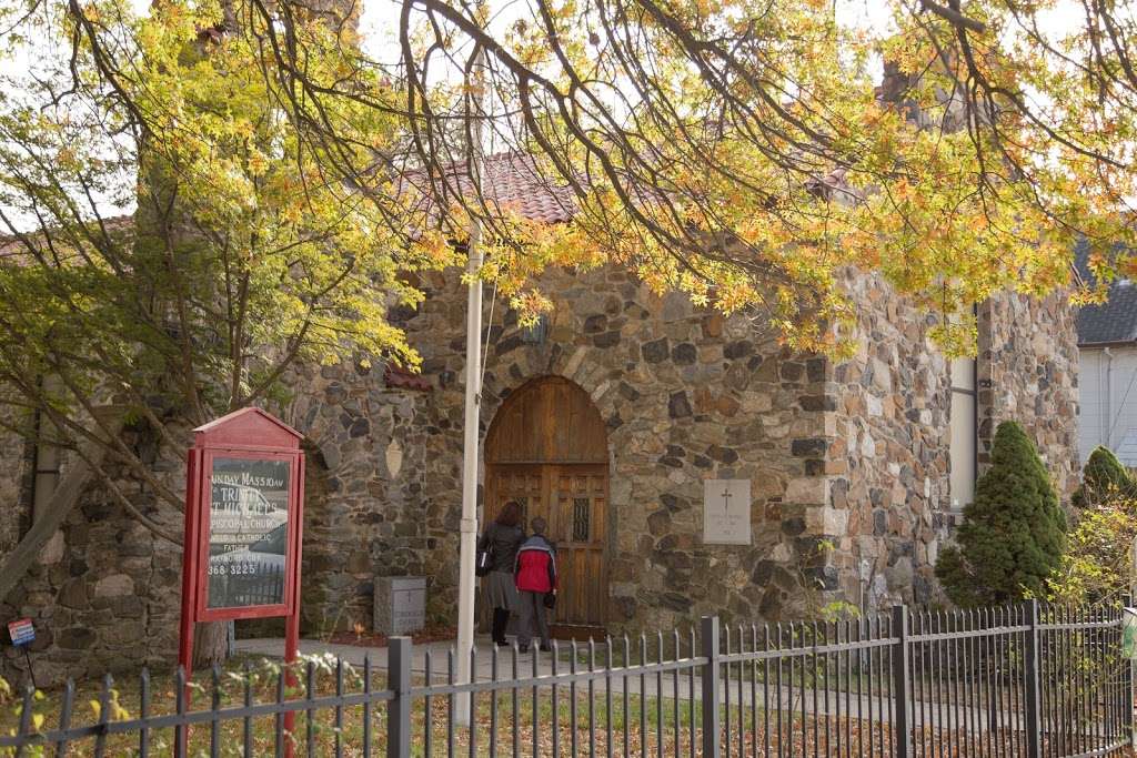 Holy Brancoveanu Martyrs Romanian Orthodox Church | 554 Tunxis Hill Rd, Fairfield, CT 06825