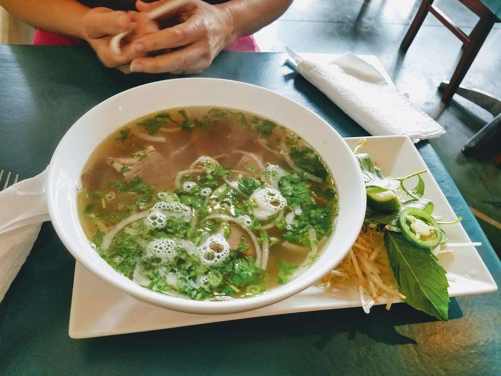 Pho Nguyen Restaurant | 18410 US. Highway 281 N, Suite 115, San Antonio, TX 78259, USA | Phone: (210) 402-1553