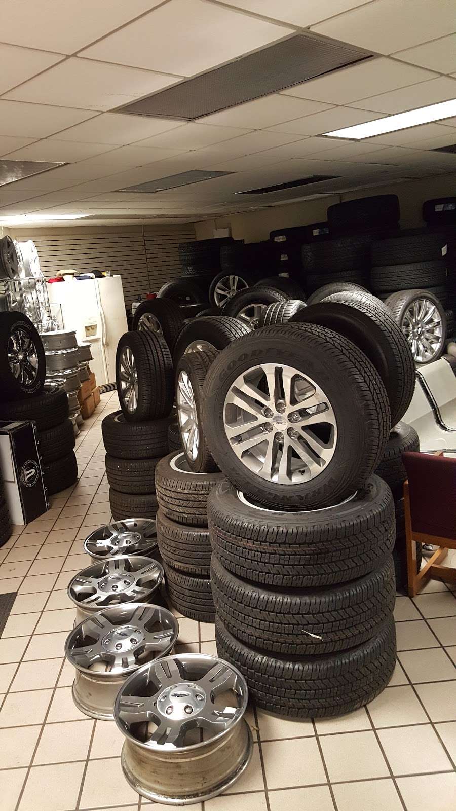 Southwest Tire Shop | 4110 Hwy 6 N, Houston, TX 77084, USA | Phone: (281) 463-2700