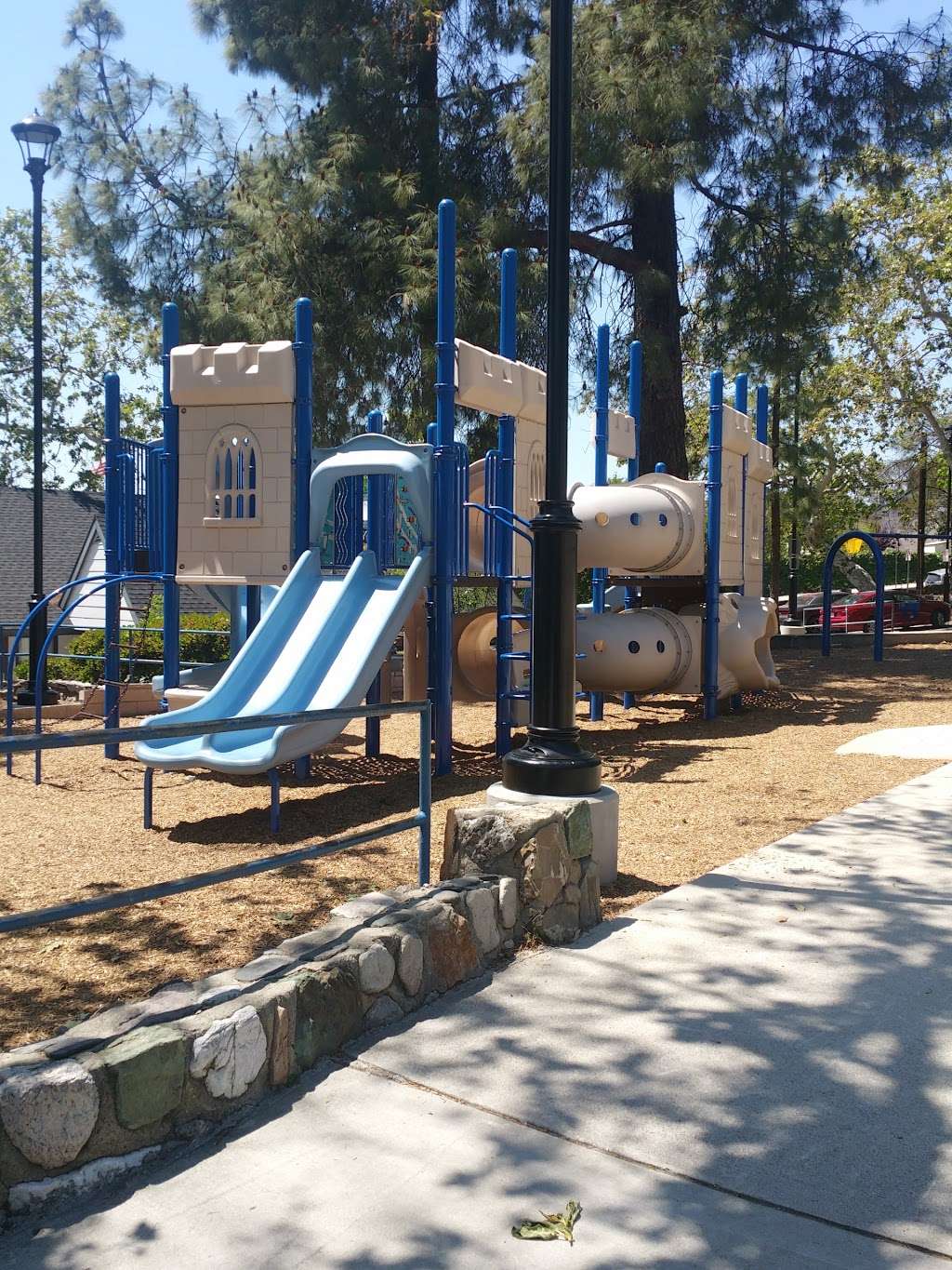 Dunsmore Park | 4700 Dunsmore Ave, Glendale, CA 91214, USA | Phone: (818) 548-2000