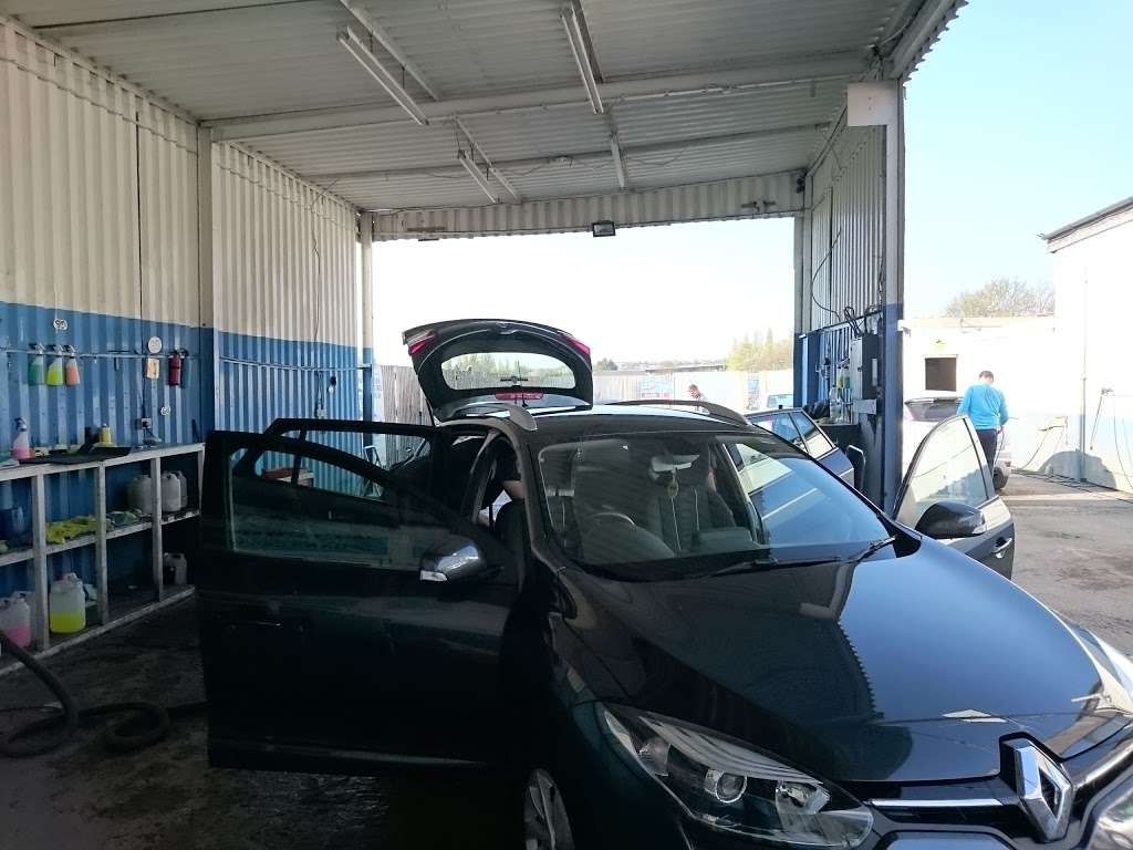 BUBBLES CAR WASH | LANE END green street green road ,lane end DA2 7JR, Dartford DA2 7JR, UK | Phone: 07824 470988