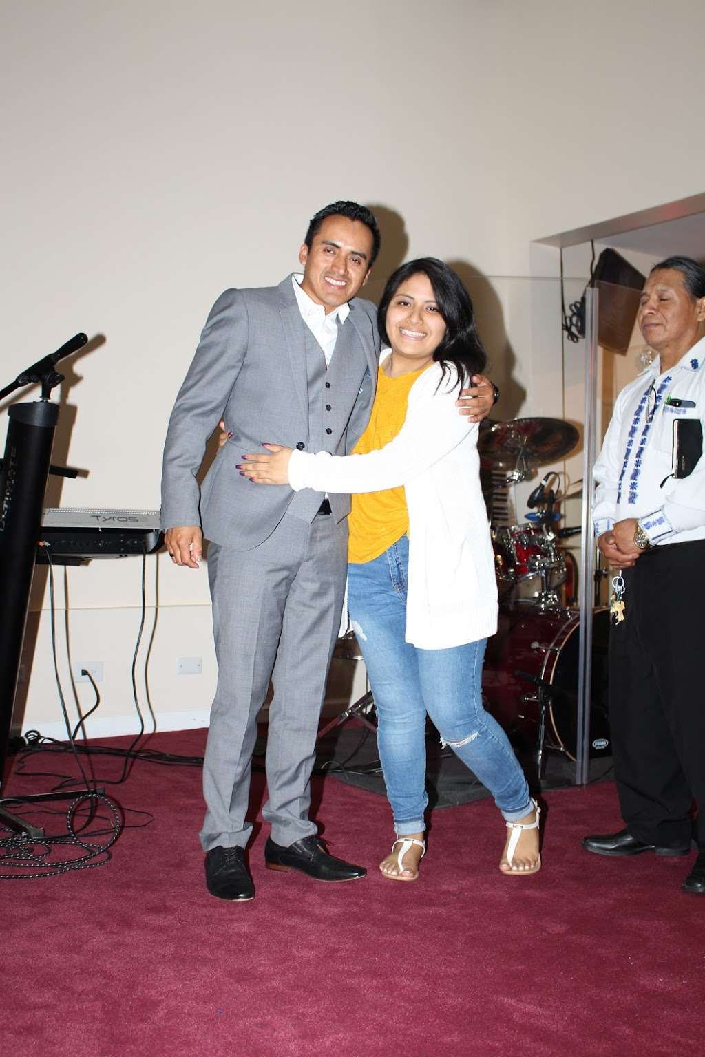 Iglesia Emmanuel | 477 Madison Ave, Elizabeth, NJ 07201, USA | Phone: (908) 472-1841