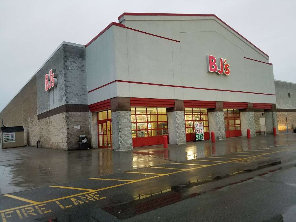 BJs Wholesale | 6000 Brush Hollow Rd, Westbury, NY 11590, USA | Phone: (516) 997-8200