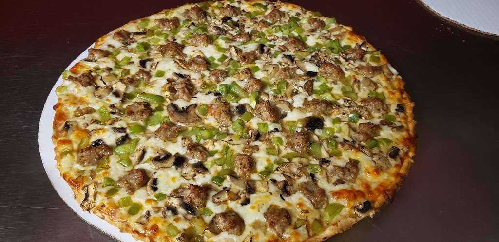 Little Giant Pizza at the beach | 2418 St Lawrence Ave, Long Beach, IN 46360 | Phone: (219) 874-4268