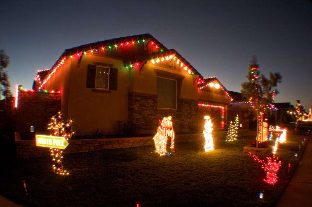 Christmas Light Installation Pros | 28163 Lookout Point Ln, Menifee, CA 92585, USA | Phone: (951) 402-2000