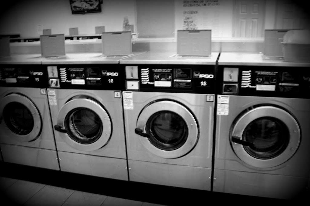 Malibu Canyon Coin Laundry | 5661 Las Virgenes Rd, Calabasas, CA 91302 | Phone: (714) 747-1678