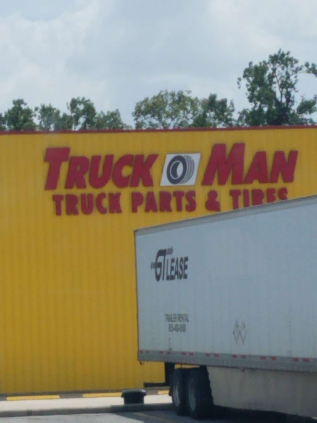 Truck Man Truck Parts and Tires | 3921 Manitou Dr, Houston, TX 77013, USA | Phone: (713) 554-1212