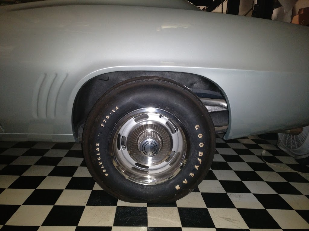 D & R Classic Automotive | 30W255 Calumet Ave W, Warrenville, IL 60555, USA | Phone: (630) 393-0009