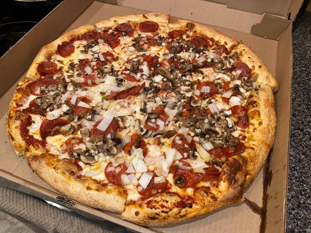 Chichos Pizza Greenbrier | 1400 Kempsville Rd, Chesapeake, VA 23320, USA | Phone: (757) 548-2442