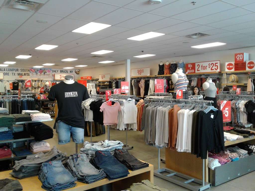 COTTON ON | 5701 Outlets at Tejon Pkwy, Arvin, CA 93203, USA