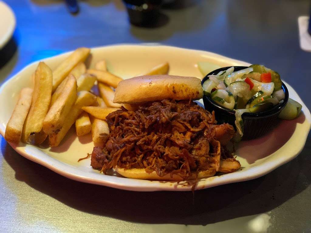 Fireflys BBQ | 350 E Main St, Marlborough, MA 01752, USA | Phone: (508) 357-8883