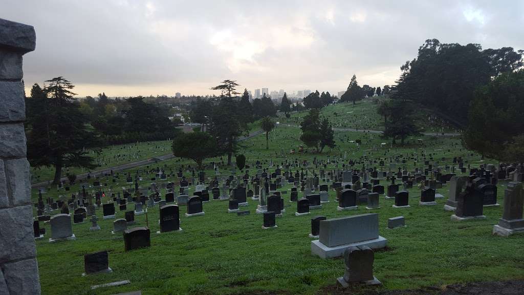St Mary Cemetery | 4529 Howe St, Oakland, CA 94611, USA | Phone: (510) 654-0936