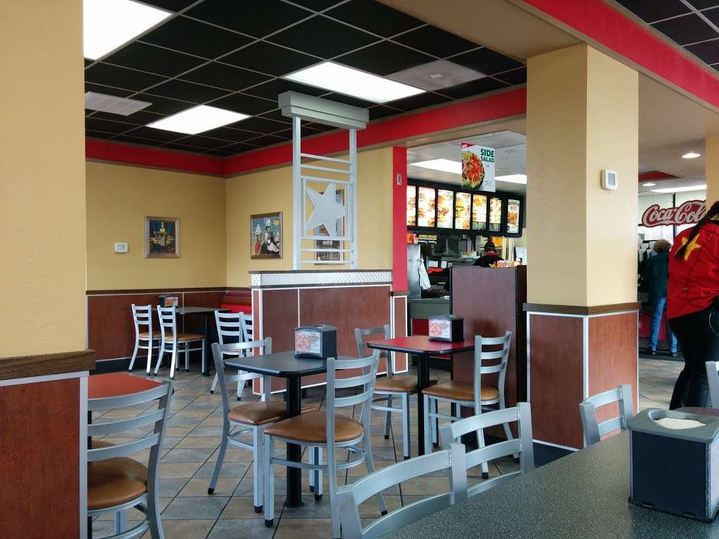 Hardees | 1527 E Main St, Waynesboro, PA 17268, USA | Phone: (717) 762-7252