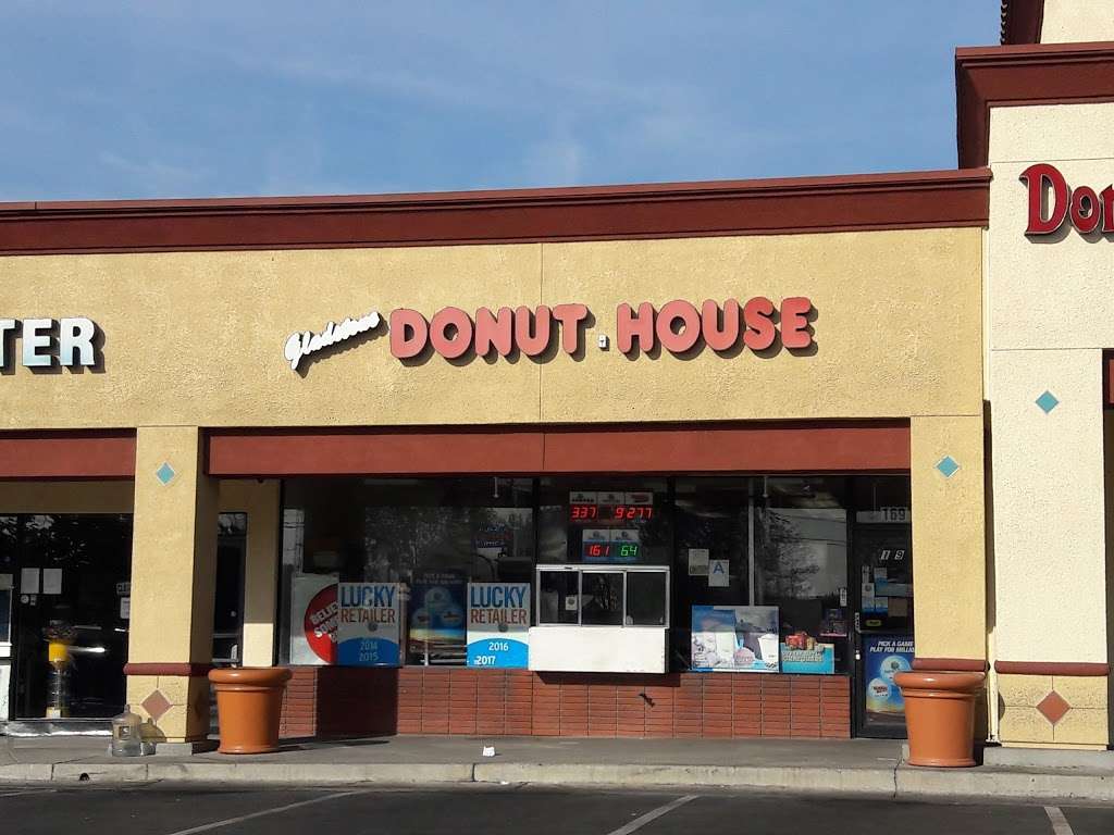 Gladstone Donut House | 169 E Gladstone St, Azusa, CA 91702, USA | Phone: (626) 334-4926