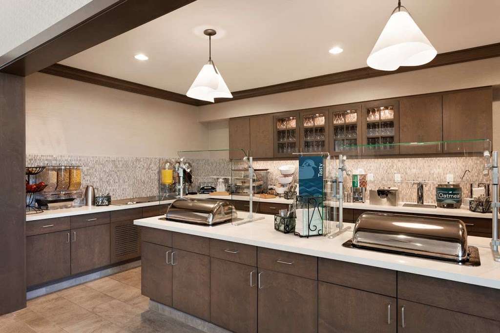 Homewood Suites by Hilton Gateway Hills Nashua | 15 Tara Blvd, Nashua, NH 03062, USA | Phone: (603) 546-7470