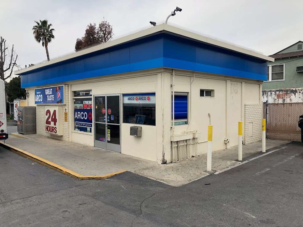 ARCO | 15711 Victory Blvd, Van Nuys, CA 91406 | Phone: (818) 787-2994