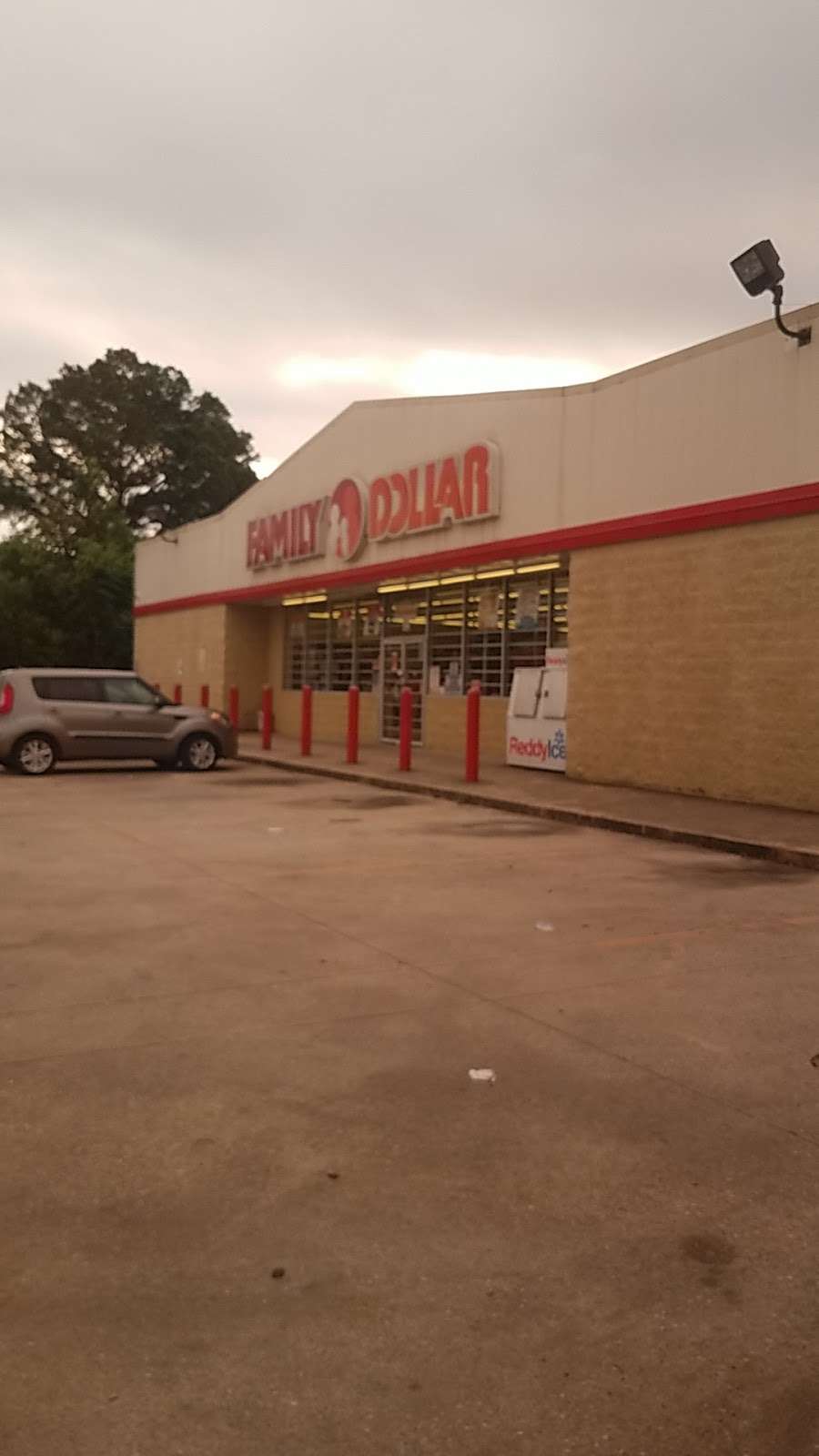 Family Dollar | 5835 W Mt Houston Rd, Houston, TX 77088, USA | Phone: (281) 272-8839