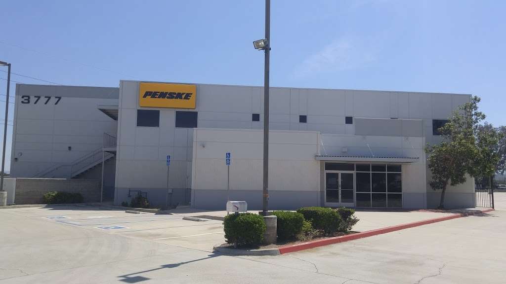 Penske Truck Rental | 3777 De Forest Cir, Mira Loma, CA 91752, USA | Phone: (951) 332-3268