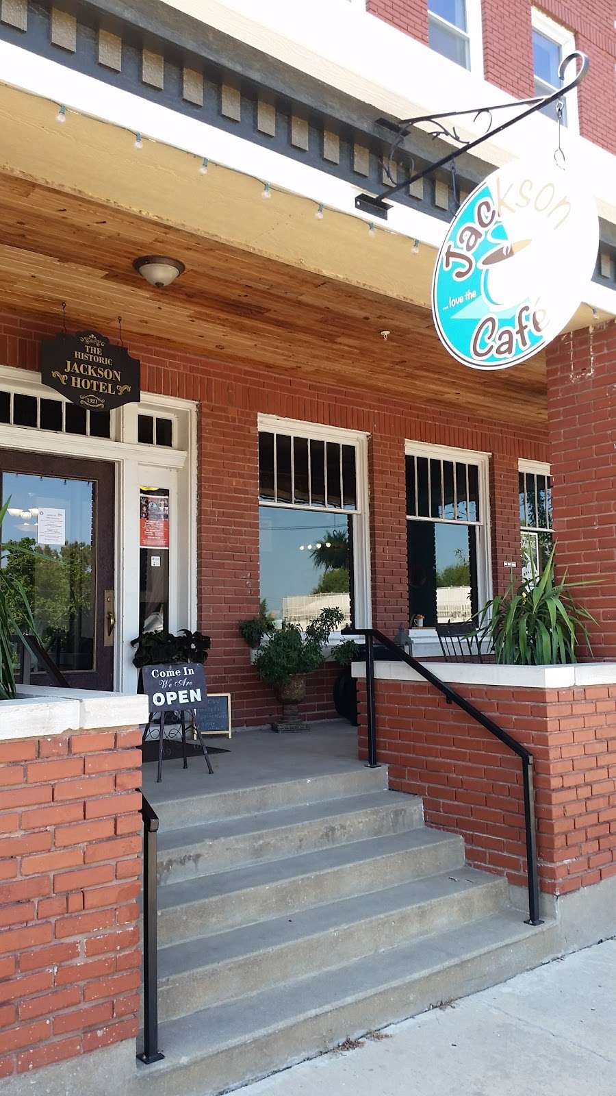 Jackson Cafe & Coffee Shop | 139 W Peoria St, Paola, KS 66071 | Phone: (913) 594-4039