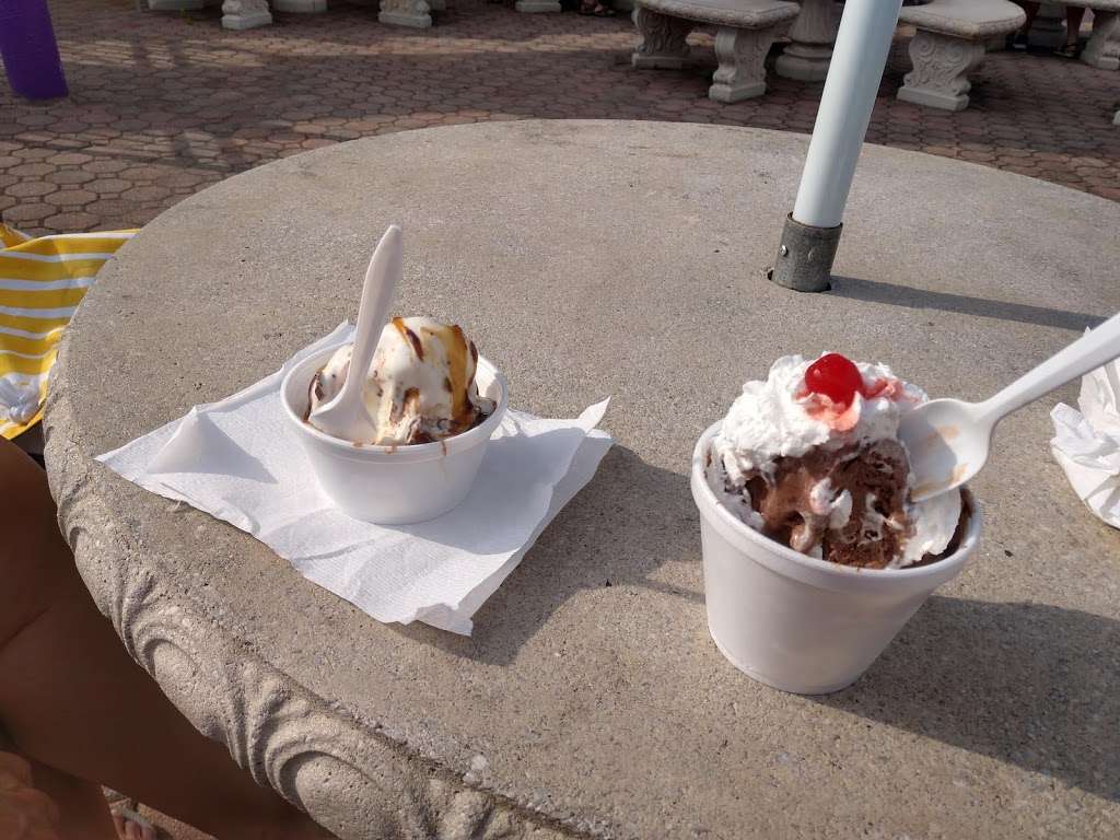 Ice Cream On 9 | 2300 U.S. 9, Howell, NJ 07731 | Phone: (732) 780-2020