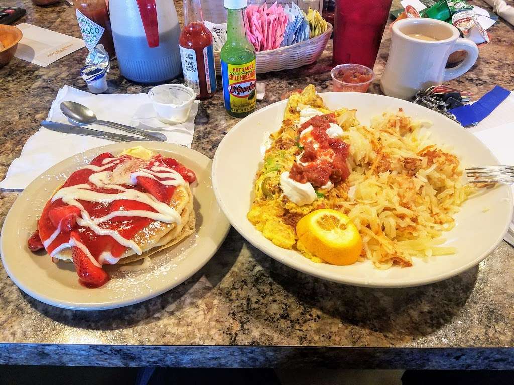 Hotcakes Emporium Pancake House & Restaurant | 6845 Bluff Rd, Indianapolis, IN 46217, USA | Phone: (317) 889-2253