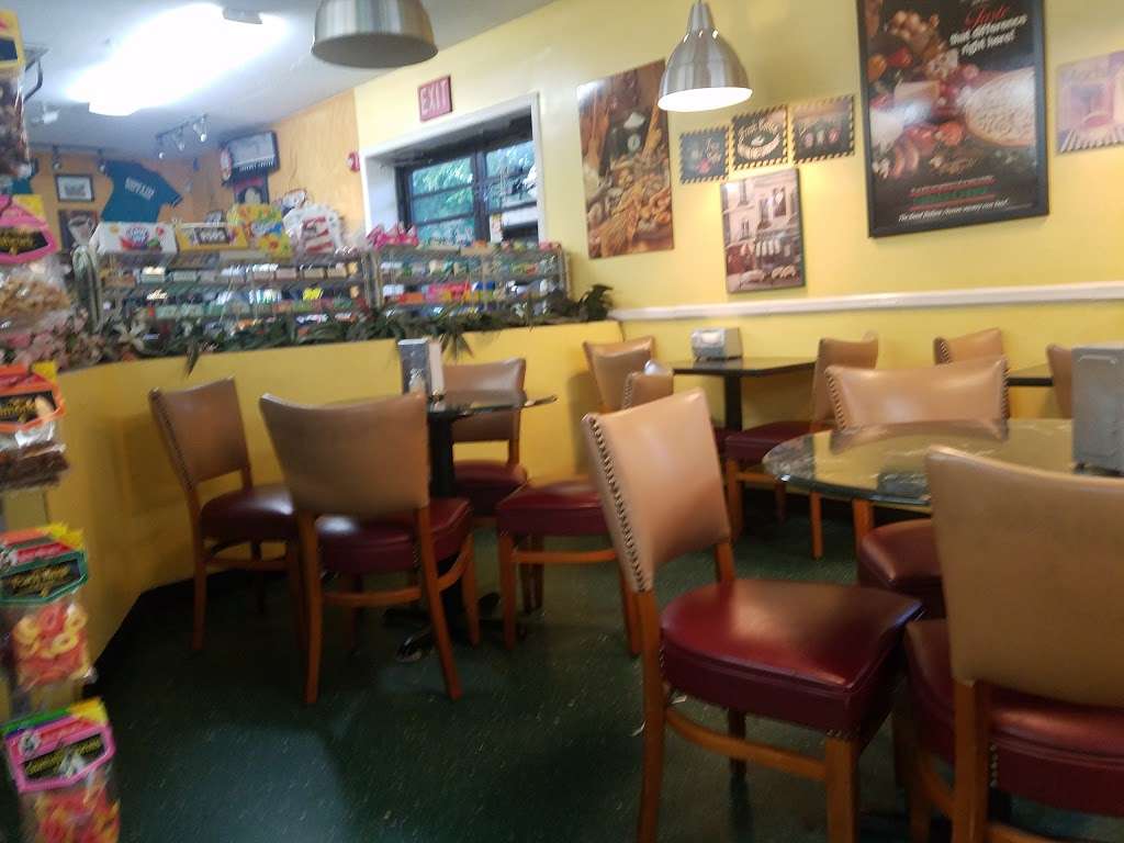 Robbies Too Deli & Pizza | 8 Chelsa Ridge Mall, Wappingers Falls, NY 12590, USA | Phone: (845) 831-0708