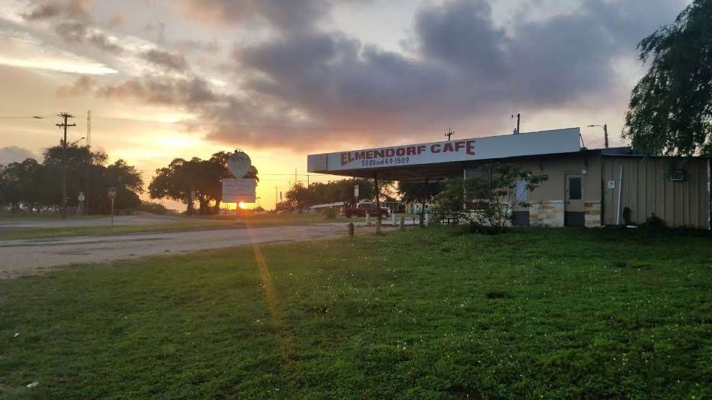 Elmendorf Cafe | 9805 New Sulphur Springs Rd, San Antonio, TX 78263, USA | Phone: (210) 649-1509