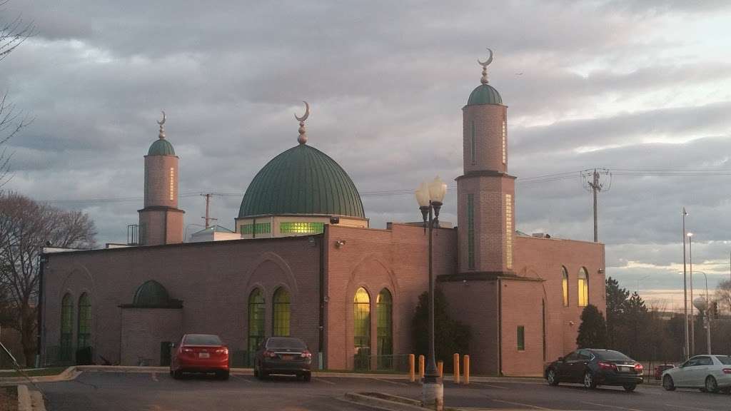 Islamic Center of Schaumburg | 1081 Irving Park Rd, Schaumburg, IL 60193, USA | Phone: (630) 529-1365