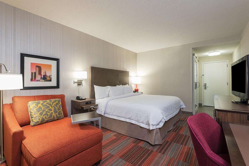 Hampton Inn Charlotte-Uptown | 530 E Martin Luther King Jr Blvd, Charlotte, NC 28202, USA | Phone: (704) 373-0917