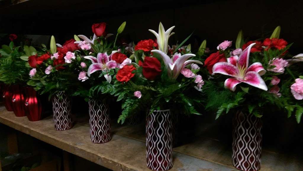 Soukal Floral Co. & Greenhouses | 6118 S Archer Ave, Chicago, IL 60638, USA | Phone: (773) 767-7055