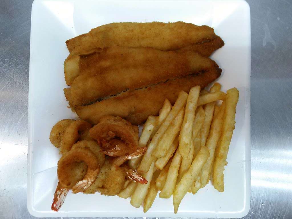 Chas Seafood II | Columbus Farmers Market, 2919 U.S. 206 #404, Columbus, NJ 08022, USA | Phone: (609) 702-8080