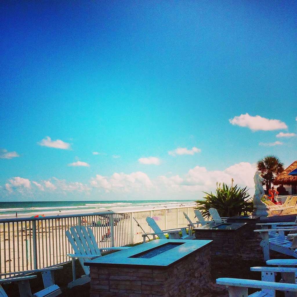 Emerald Shores Hotel | 2613 S Atlantic Ave, Daytona Beach, FL 32118, USA | Phone: (386) 872-4500