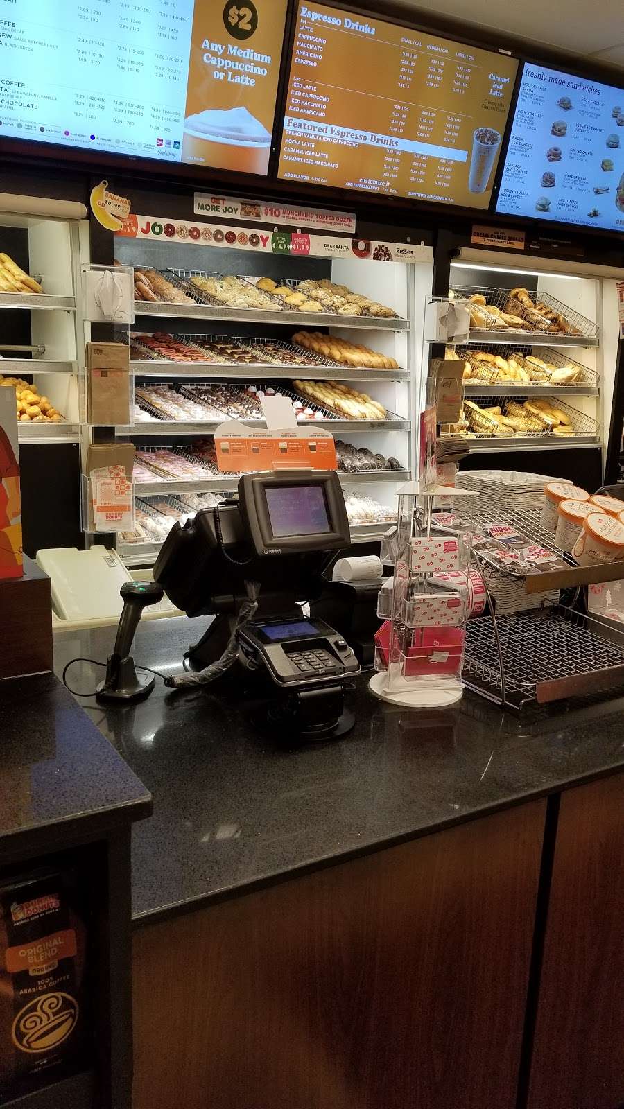 Dunkin Donuts | 593 Post Rd, Fairfield, CT 06824, USA | Phone: (203) 255-3366