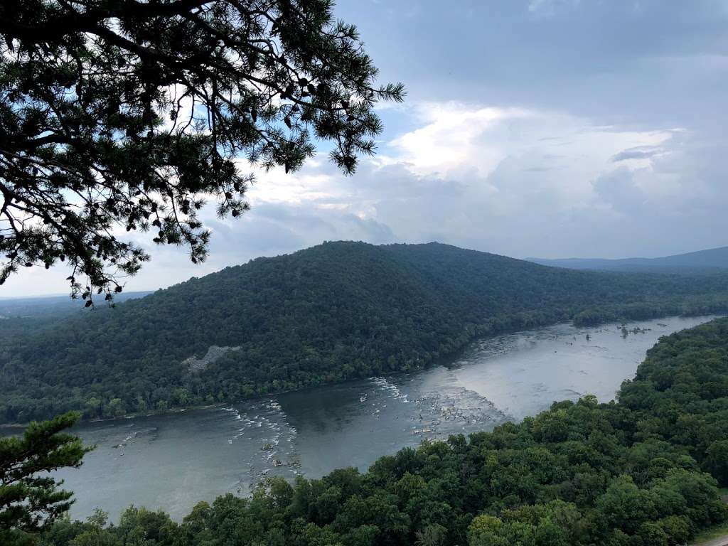 Weverton Cliffs Parking Lot | Weverton Cliffs Road, Knoxville, MD 21758, USA