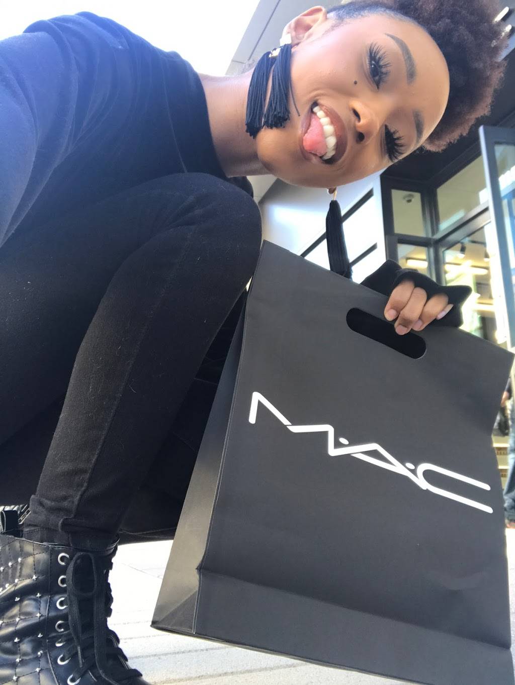 MAC Cosmetics | 7601 Windrose Ave Space #: F115, Plano, TX 75024, USA | Phone: (972) 943-0775