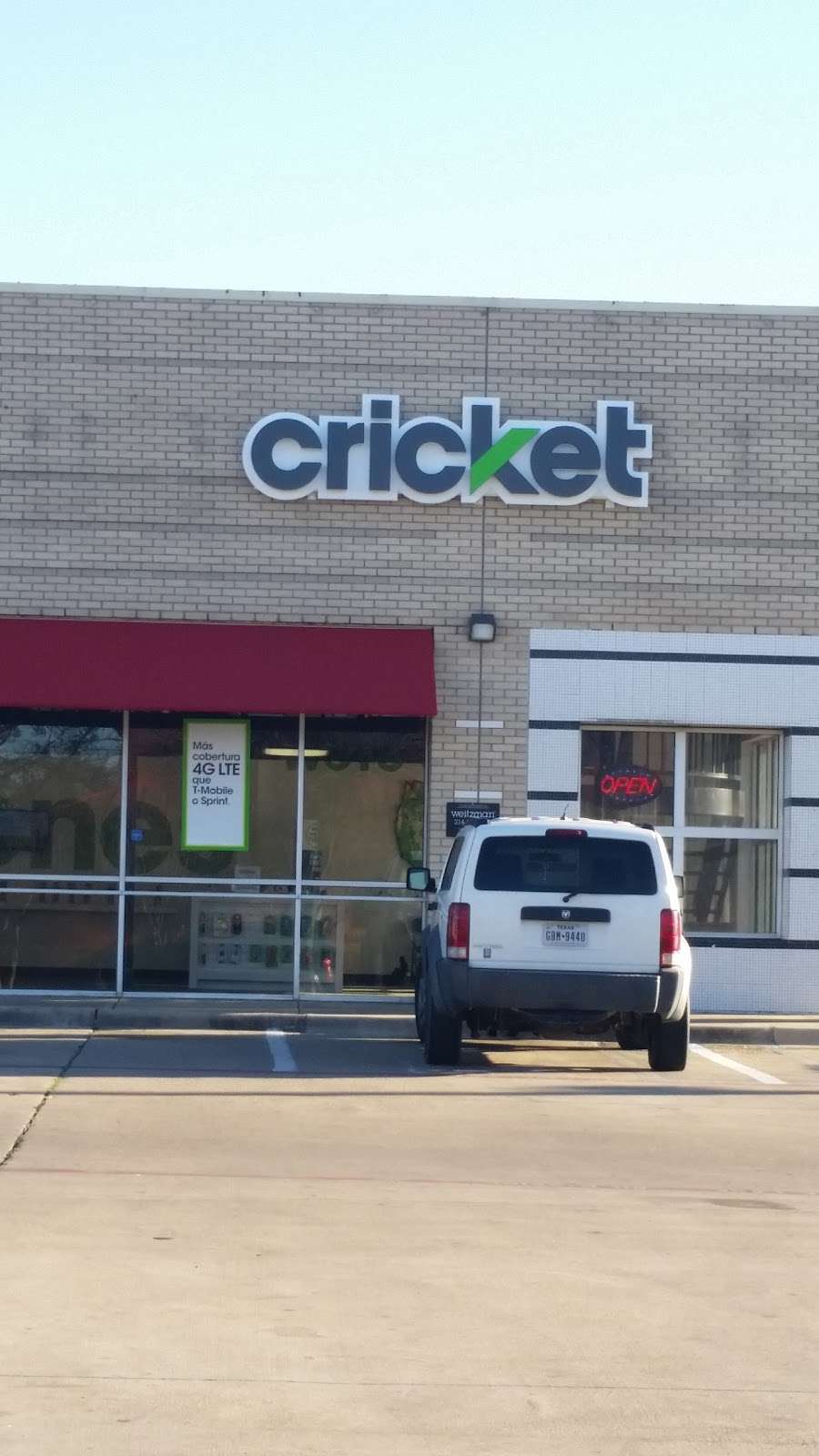 Cricket Wireless Authorized Retailer | 4353 Gannon Ln, Dallas, TX 75237, USA | Phone: (972) 572-1118