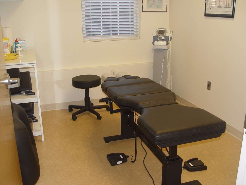 CARECHOICE CHIROPRACTIC CLINIC | 6134 Redwood Square Centre #101, Centreville, VA 20121 | Phone: (703) 543-6788