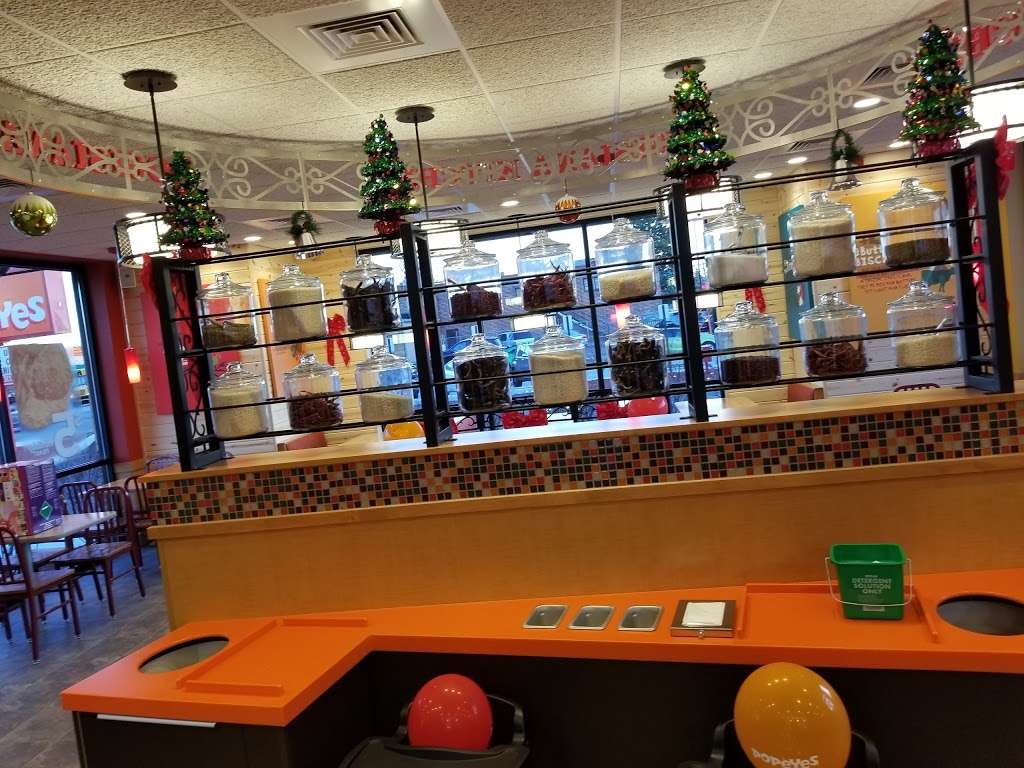 Popeyes Louisiana Kitchen | 5708 S Harlem Ave, Summit, IL 60501, USA | Phone: (708) 458-4216