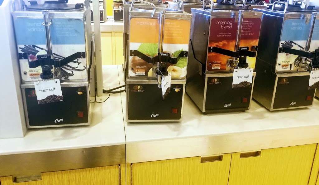 Au Bon Pain | One Bay St, Staten Island, NY 10301, USA | Phone: (718) 420-0846