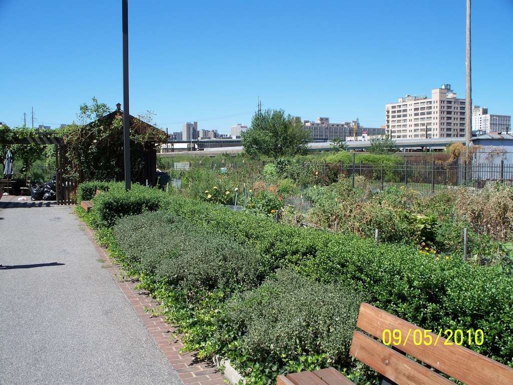 Schuylkill River Park Community Garden | 302 S 25th St, Philadelphia, PA 19103 | Phone: (215) 546-6719