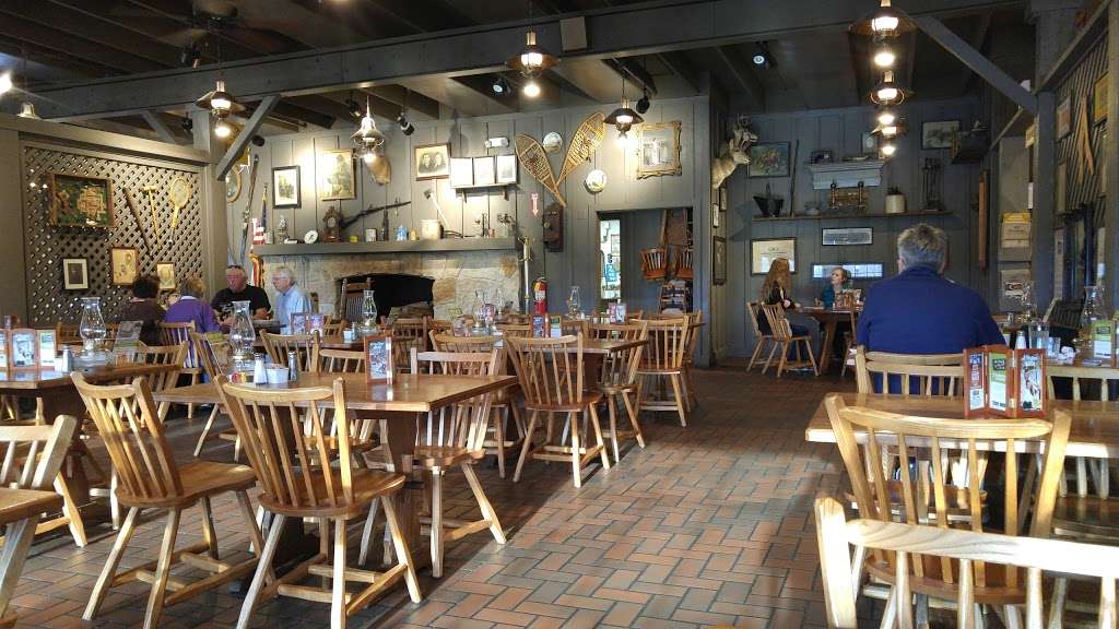 Cracker Barrel Old Country Store | 2525 W Marquette Woods Rd, Stevensville, MI 49127 | Phone: (269) 428-0550