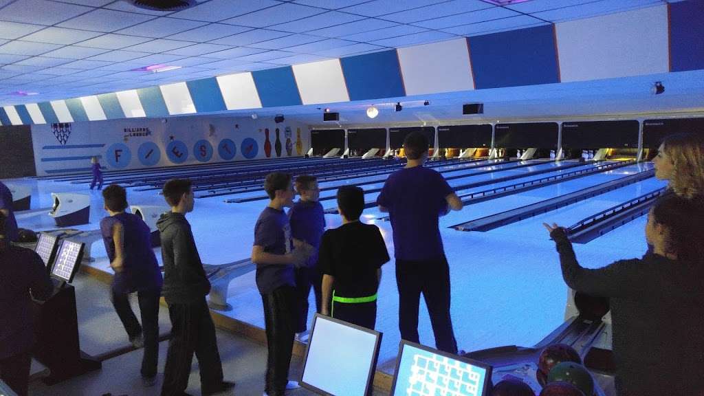 Fiesta Lanes | 955 W Reynolds St, Pontiac, IL 61764, USA | Phone: (815) 844-7626