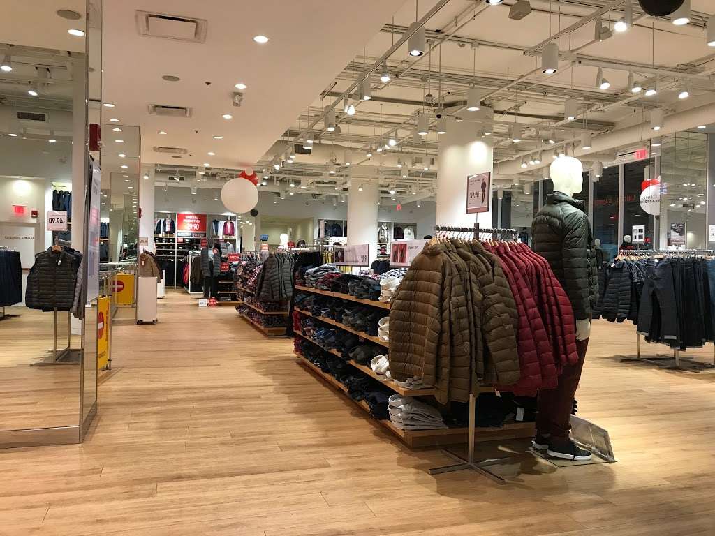 Uniqlo opening at Smith Haven Mall in November  Newsday