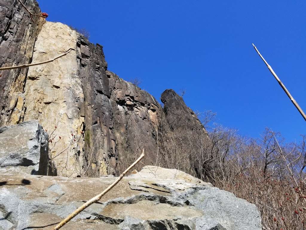 Palisades Interstate Park Commission: State Line Lookout | State Line Lookout and, Palisades Interstate Pkwy, Alpine, NJ 07620, USA | Phone: (201) 750-0465