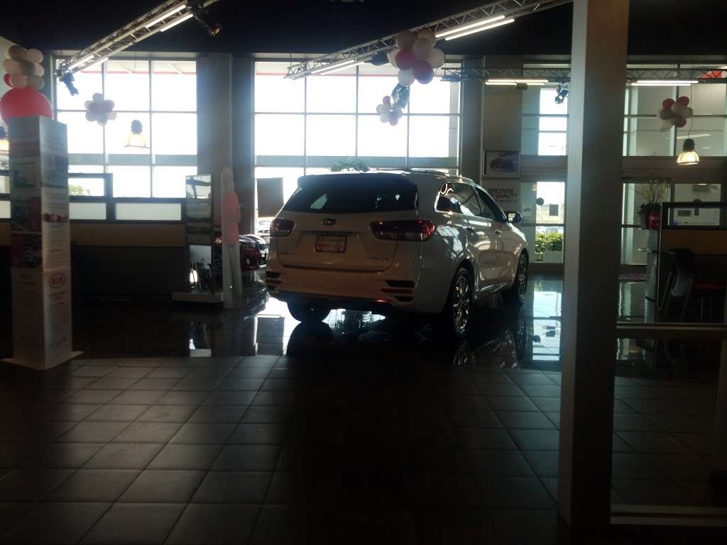 Community Kia | 4221 East Fwy, Baytown, TX 77521, USA | Phone: (832) 612-3807