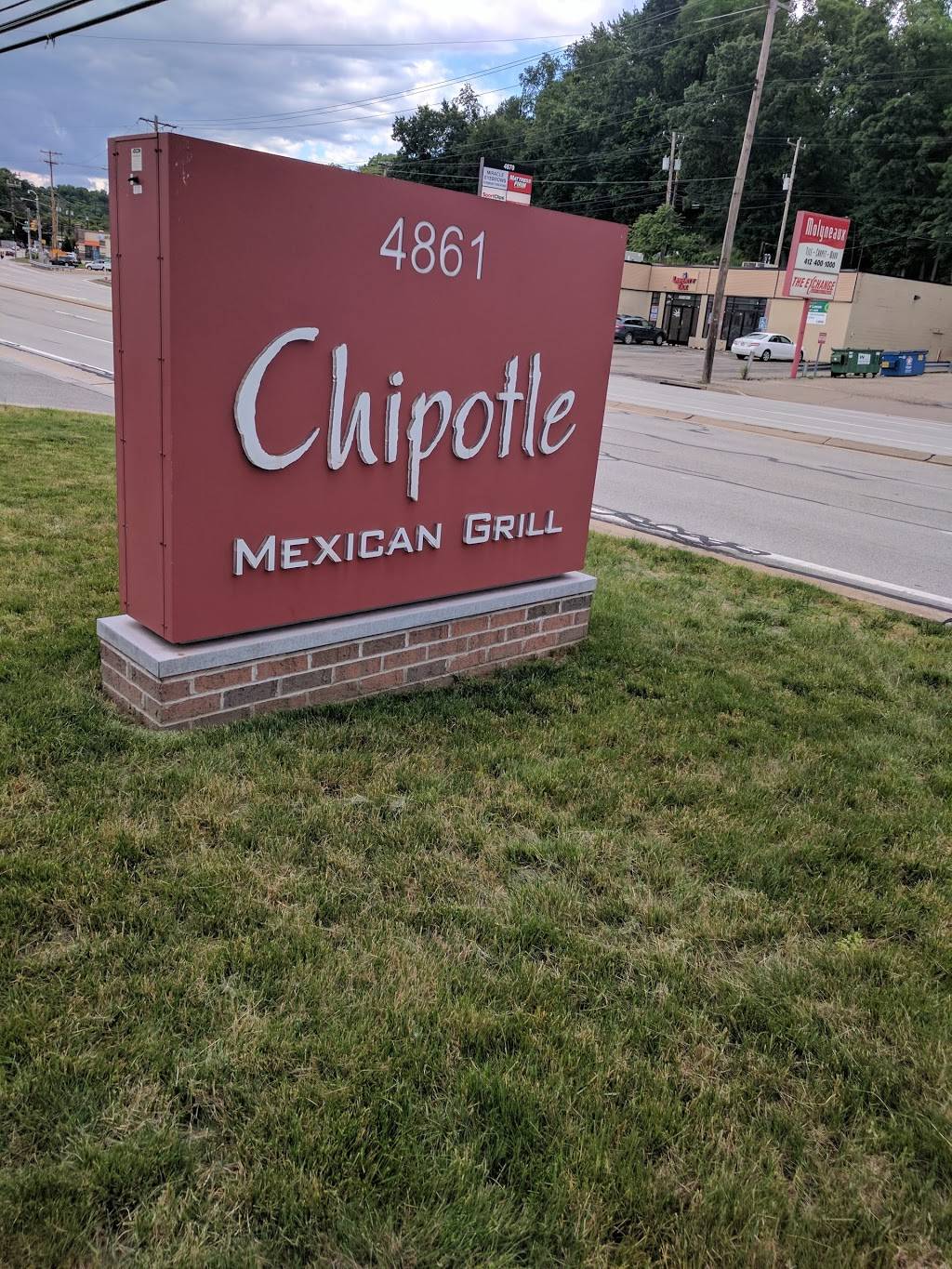Chipotle Mexican Grill | 4861 McKnight Rd, Pittsburgh, PA 15237, USA | Phone: (412) 367-4902