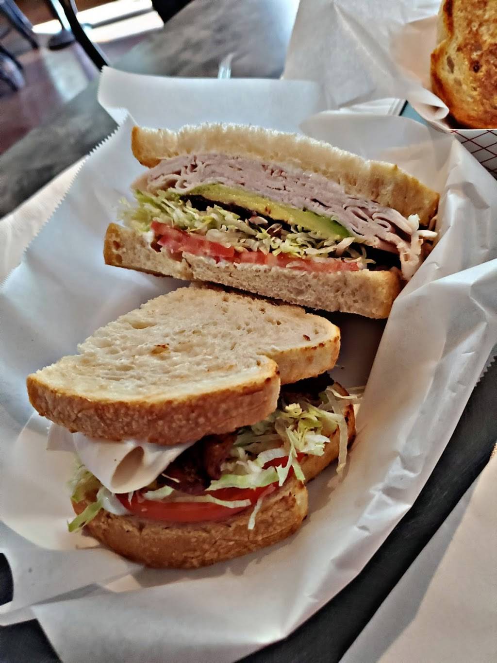 The Lunch Lounge | 501 N 44th St Ste 175, Phoenix, AZ 85008, USA | Phone: (602) 441-0201