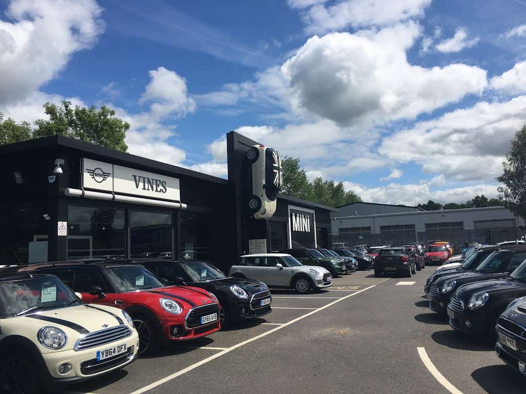 Vines of Redhill MINI | 10 Bonehurst Rd, Salfords, Redhill RH1 5EP, UK | Phone: 01293 787380