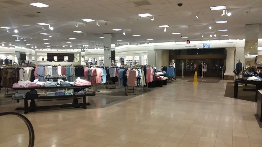 Nordstrom Freehold Raceway Mall | 3710 US Highway 9, Freehold, NJ 07728, USA | Phone: (732) 308-1117