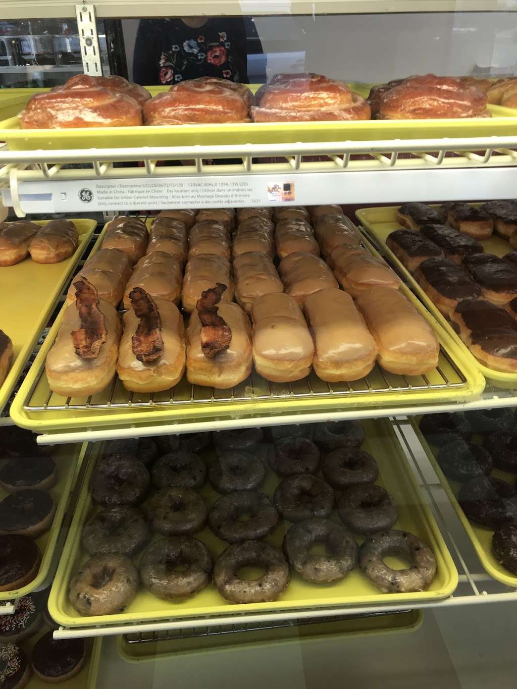 The Donut Palace | 304 Independence Ave, Clinton, MO 64735, USA | Phone: (660) 885-3115